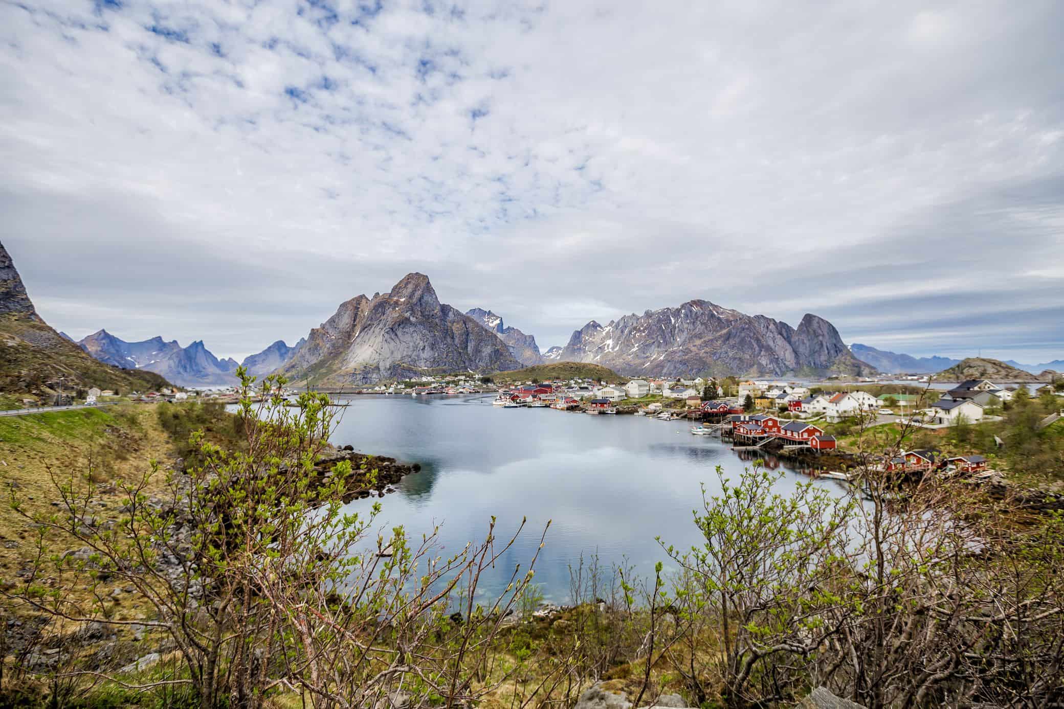 Norway Cruise Guide - Lofoten Islands - Lina Stock