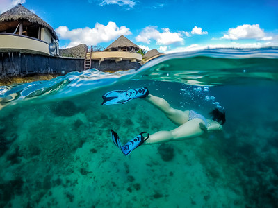 i-MP5SmVZ-S.jpg Lina Stock snorkeling in Fiji